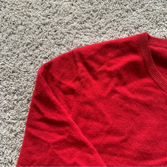 Club Room Men's 100% Cashmere V-Neck Sweater Collage Red Size Medium - Picture 3 of 5